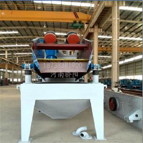 专属脱水筛的秀场 200t洗沙厂1540振动洗砂脱水筛网目详解与沥青砂应用